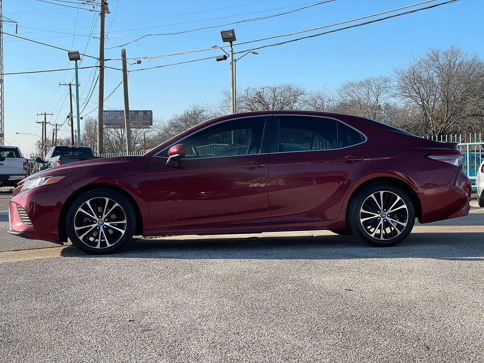 2018 Toyota Camry SE